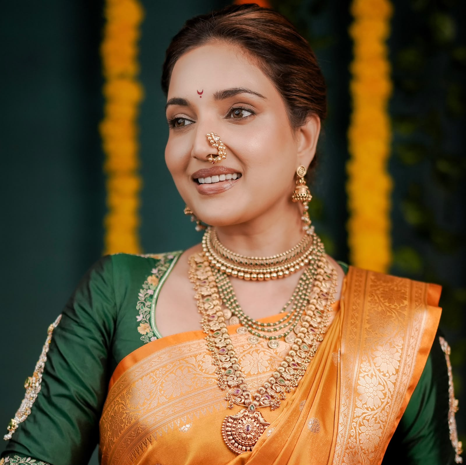 স্বামীর সামনে নিগ্রো চোদন